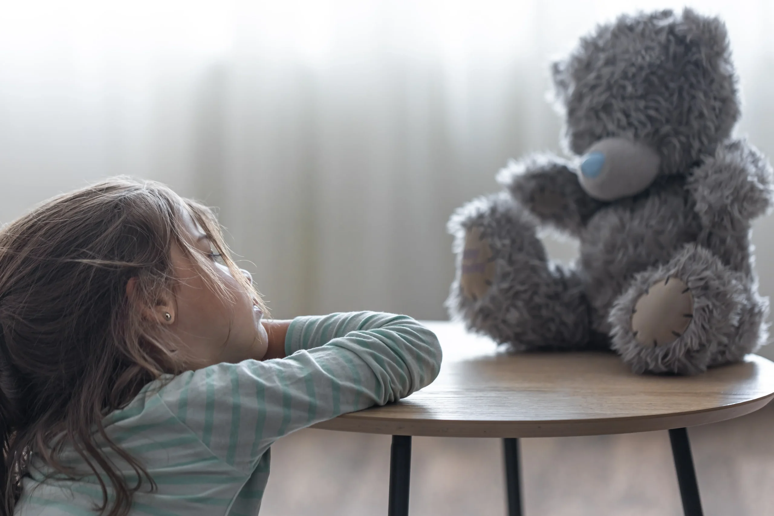 cómo detectar y abordar la depresión en niños y adolescentes